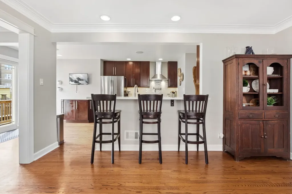 6039 North Richmond Street Chicago IL 60659