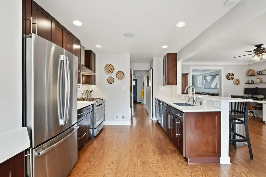 6039 North Richmond Street Chicago IL 60659