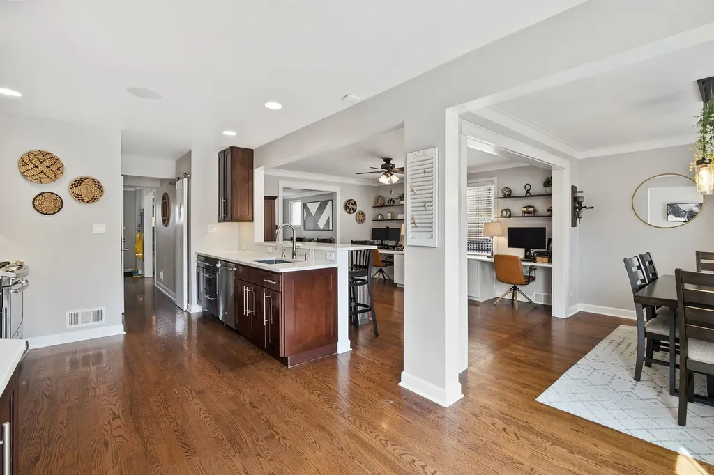6039 North Richmond Street Chicago IL 60659
