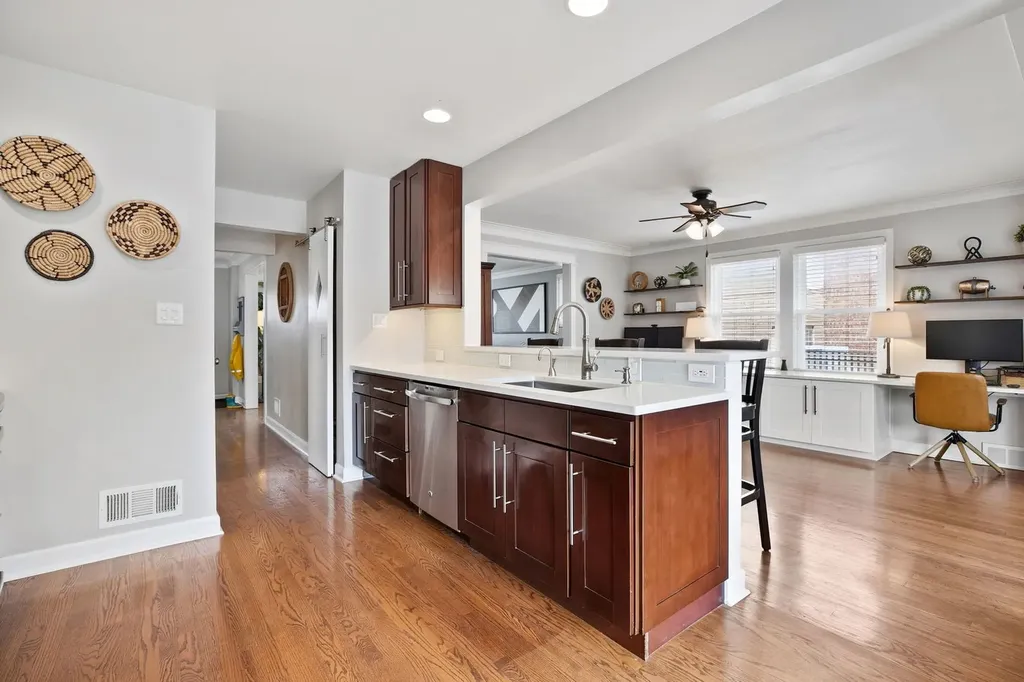6039 North Richmond Street Chicago IL 60659