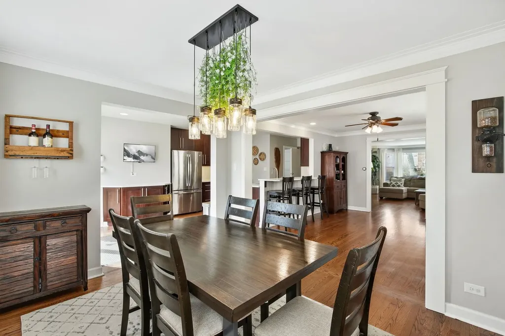 6039 North Richmond Street Chicago IL 60659