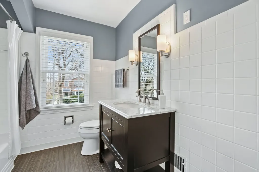 6039 North Richmond Street Chicago IL 60659