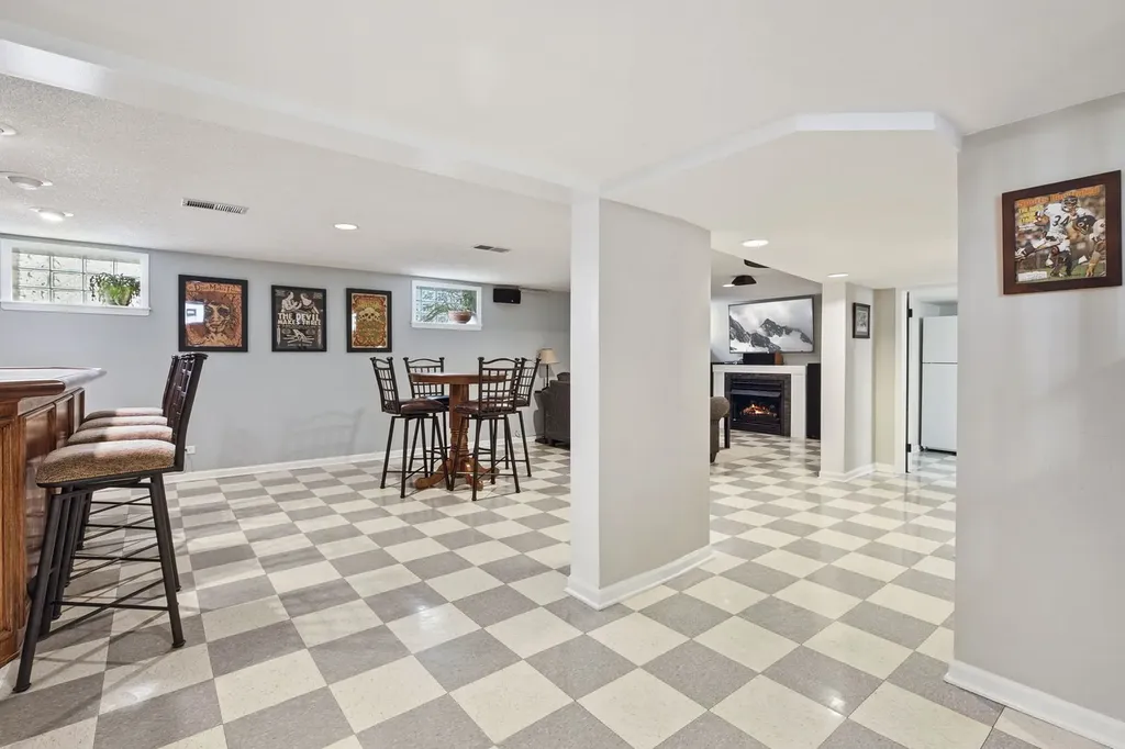 6039 North Richmond Street Chicago IL 60659
