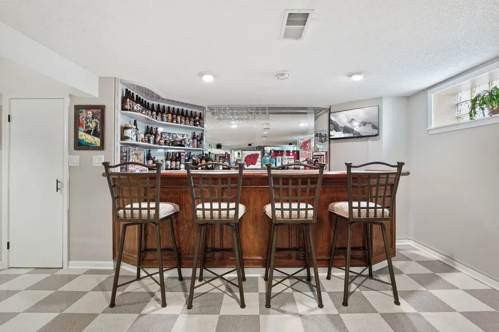 6039 North Richmond Street Chicago IL 60659