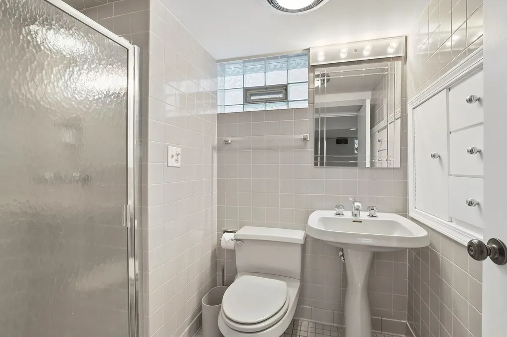 6039 North Richmond Street Chicago IL 60659