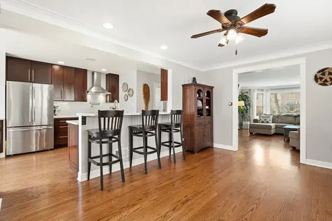 6039 North Richmond Street Chicago IL 60659