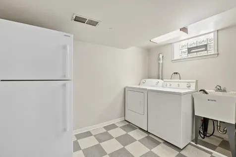 6039 North Richmond Street Chicago IL 60659