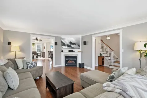 6039 North Richmond Street Chicago IL 60659
