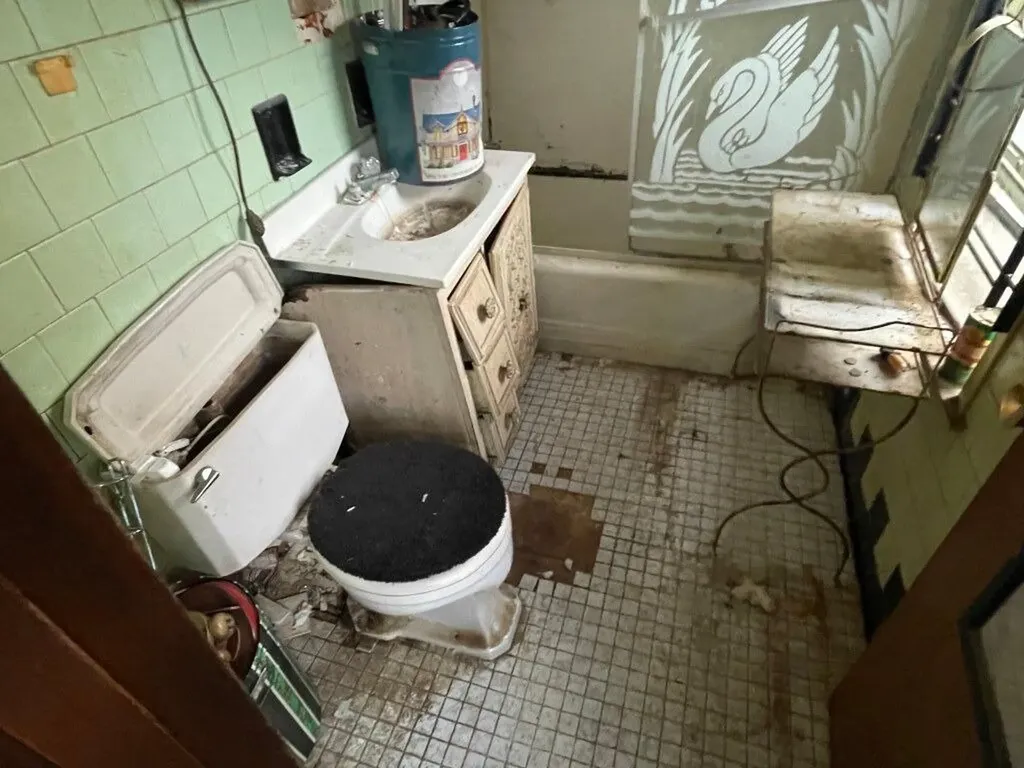 12469 South Wabash Avenue Chicago IL 60628