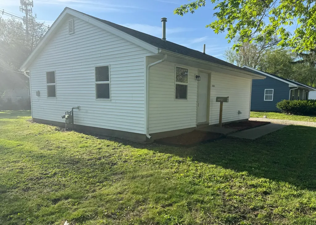 1320 Hedge Road Champaign IL 61821