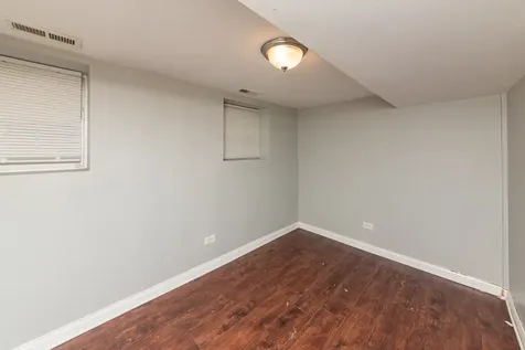 5344 West Eddy Street Chicago IL 60641
