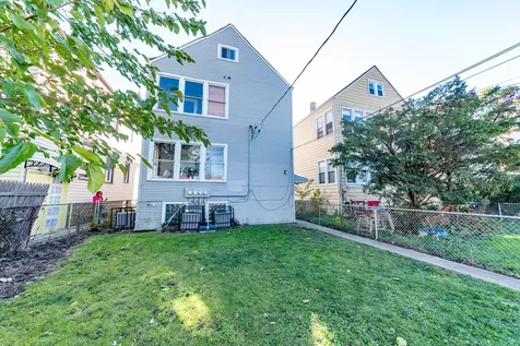 5344 West Eddy Street Chicago IL 60641