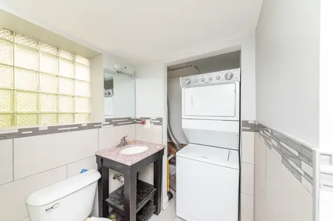 5344 West Eddy Street Chicago IL 60641