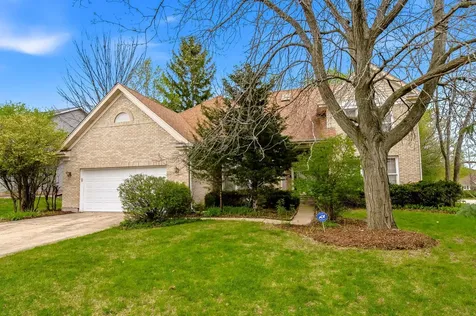 275 Farmhill Drive Algonquin IL 60102