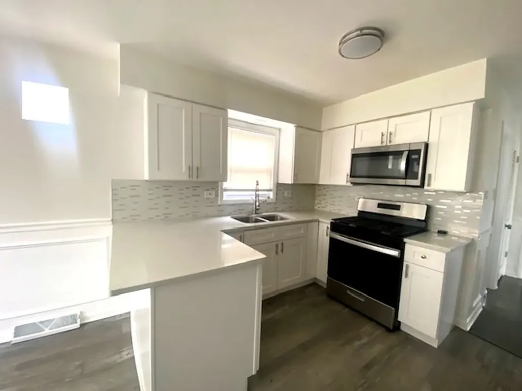 7955 South Wentworth Avenue Chicago IL 60620