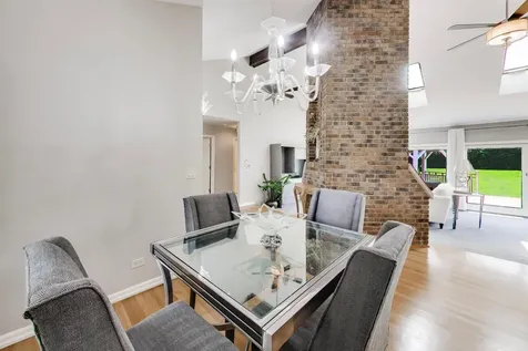 611 West Whiting Lane Arlington Heights IL 60004