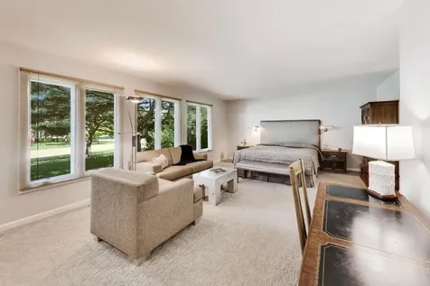 611 West Whiting Lane Arlington Heights IL 60004