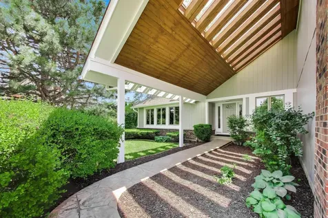 611 West Whiting Lane Arlington Heights IL 60004