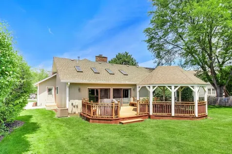 611 West Whiting Lane Arlington Heights IL 60004
