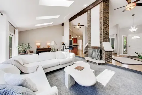 611 West Whiting Lane Arlington Heights IL 60004