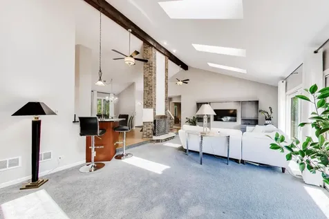 611 West Whiting Lane Arlington Heights IL 60004