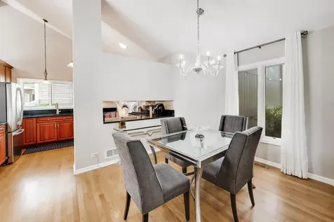 611 West Whiting Lane Arlington Heights IL 60004