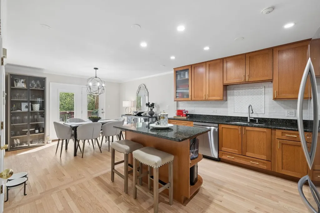 11133 Indian Woods Drive Indian Head Park IL 60525