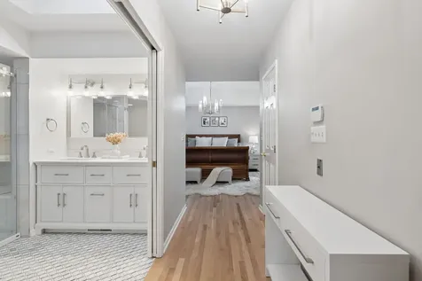 11133 Indian Woods Drive Indian Head Park IL 60525