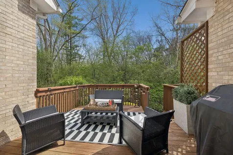 11133 Indian Woods Drive Indian Head Park IL 60525