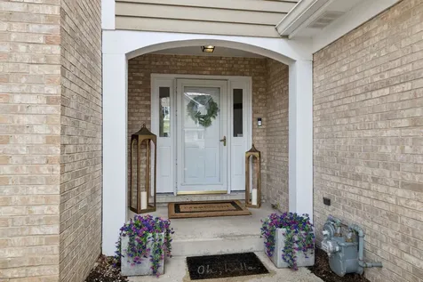 11133 Indian Woods Drive Indian Head Park IL 60525