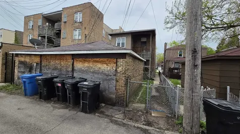 8215 South Eberhart Avenue Chicago IL 60619