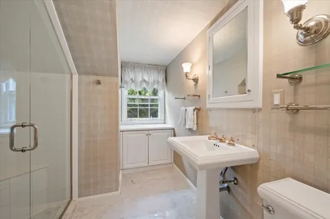 92 Indian Hill Road Winnetka IL 60093