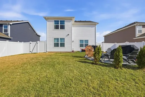 117 Fieldcrest Avenue Hampshire IL 60140