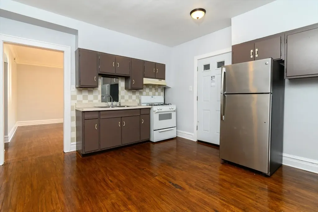 646 West 35th Street Chicago IL 60616