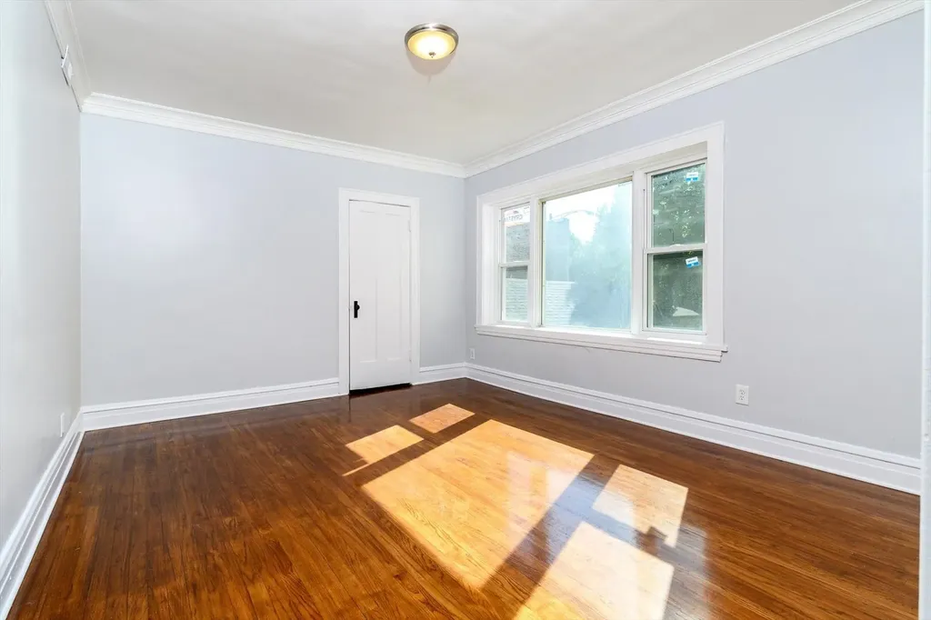 646 West 35th Street Chicago IL 60616