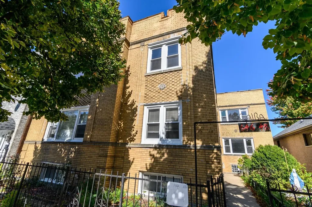 646 West 35th Street Chicago IL 60616