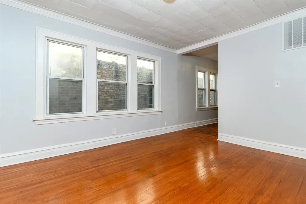 646 West 35th Street Chicago IL 60616