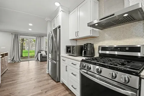 850 Spring Creek Court Elk Grove Village IL 60007