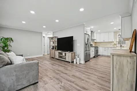 850 Spring Creek Court Elk Grove Village IL 60007