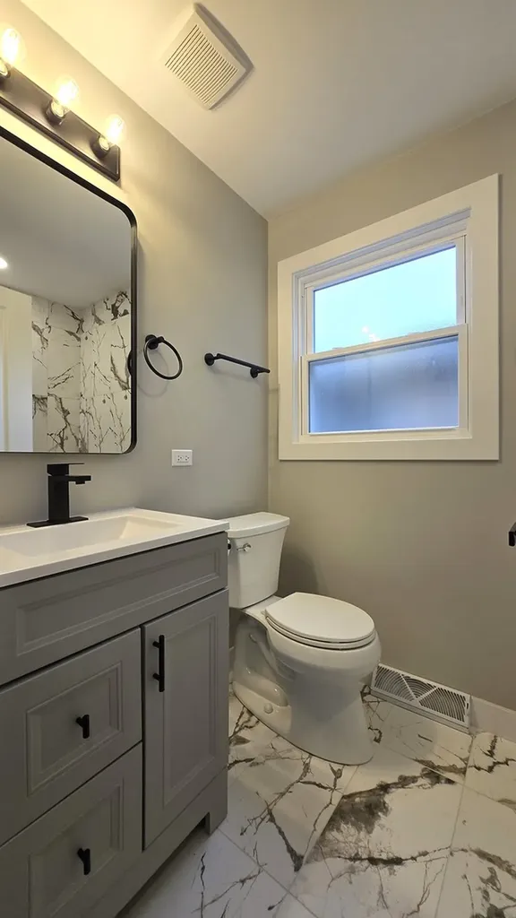 237 West 117th Street Chicago IL 60628