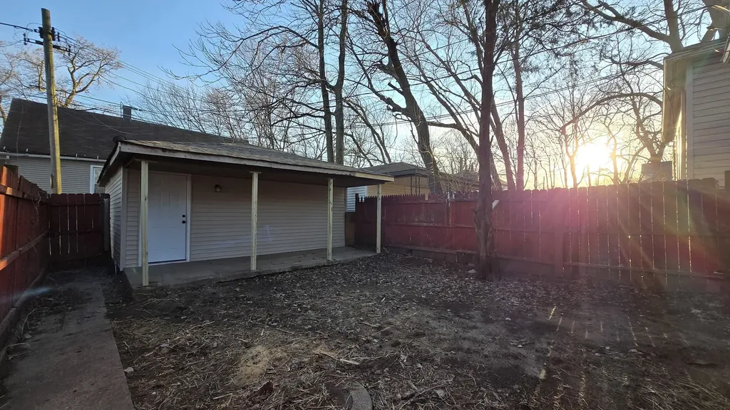 237 West 117th Street Chicago IL 60628