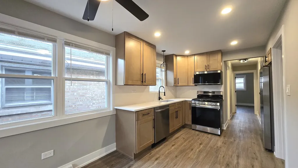 237 West 117th Street Chicago IL 60628