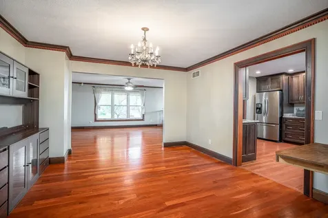 10 Woodley Road Rock Island IL 61201
