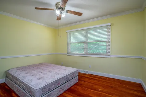 10 Woodley Road Rock Island IL 61201