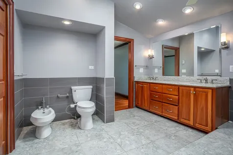 10 Woodley Road Rock Island IL 61201