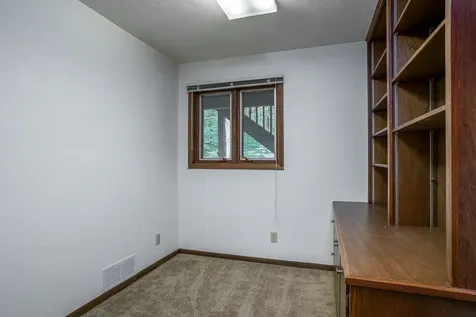 10 Woodley Road Rock Island IL 61201