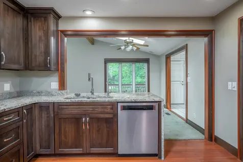 10 Woodley Road Rock Island IL 61201