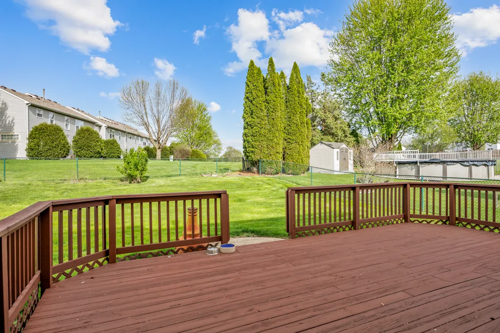 992 Mcphee Drive Lake In The Hills IL 60156
