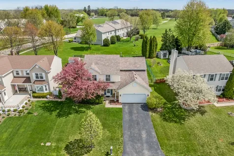 992 Mcphee Drive Lake In The Hills IL 60156