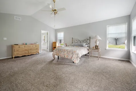 992 Mcphee Drive Lake In The Hills IL 60156